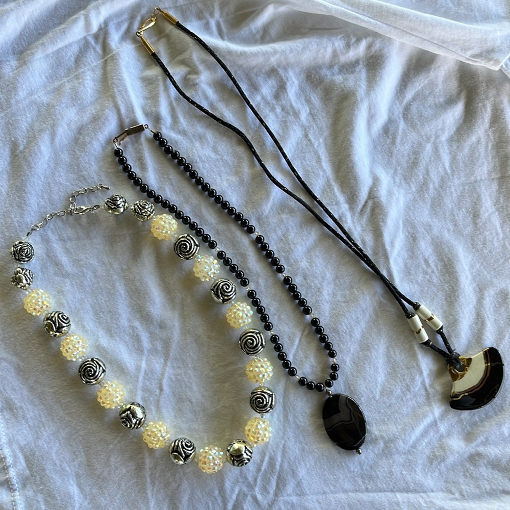 Necklaces - Picture 3 of 4